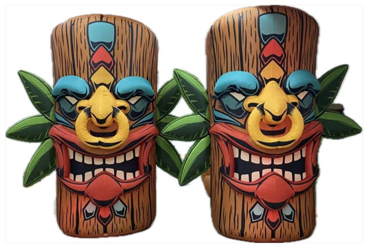 Tiki Statuen gross